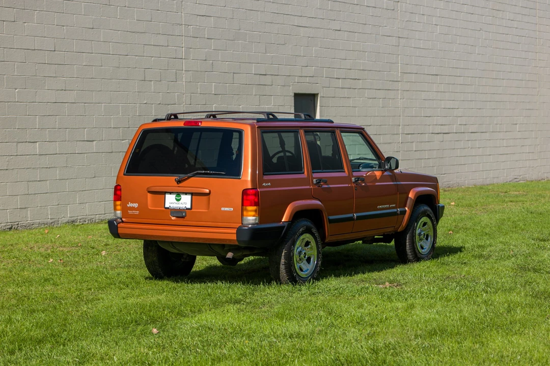 2001 Jeep XJ Cherokee - Image 19 of 31