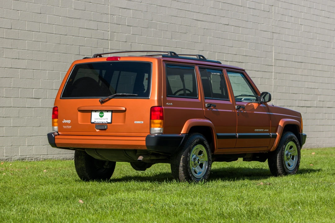 2001 Jeep XJ Cherokee - Image 18 of 31