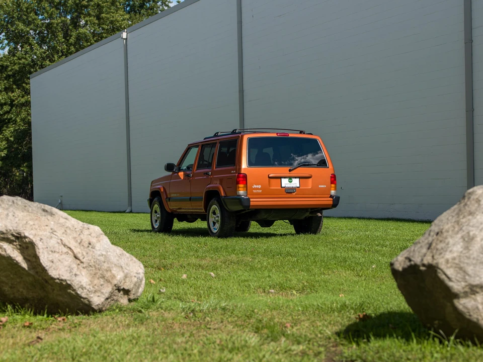 2001 Jeep XJ Cherokee - Image 13 of 31