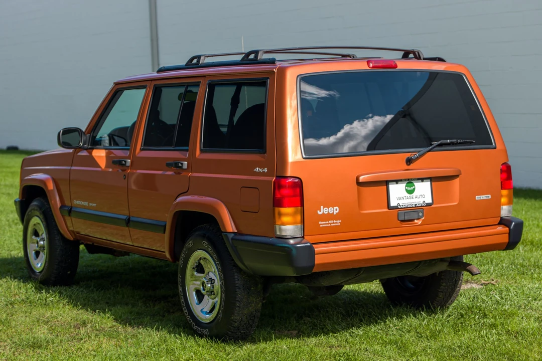 2001 Jeep XJ Cherokee - Image 15 of 31