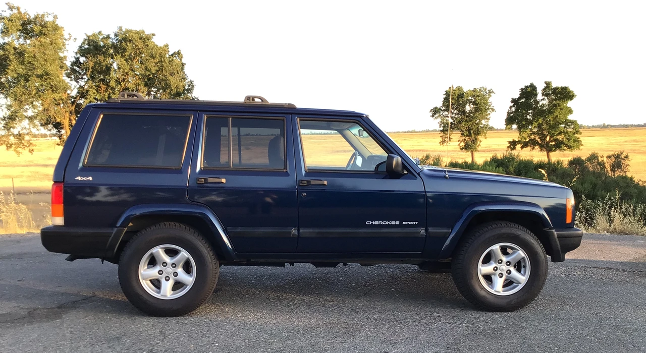 2001 Jeep XJ Cherokee - Image 25 of 31