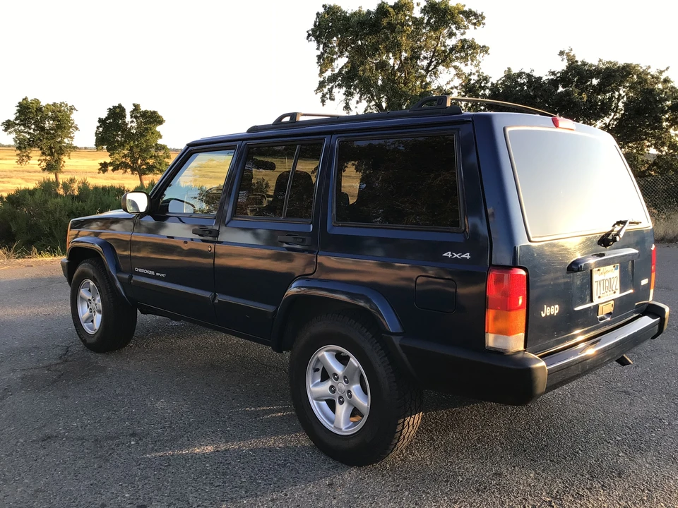 2001 Jeep XJ Cherokee - Image 12 of 31
