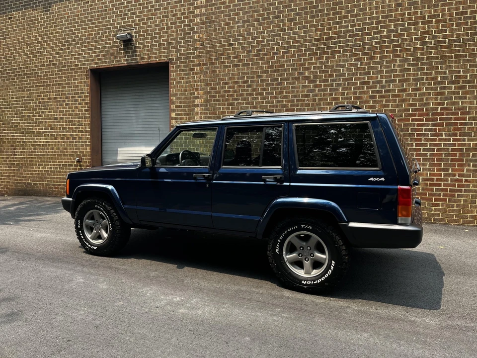 2001 Jeep XJ Cherokee - Image 14 of 31