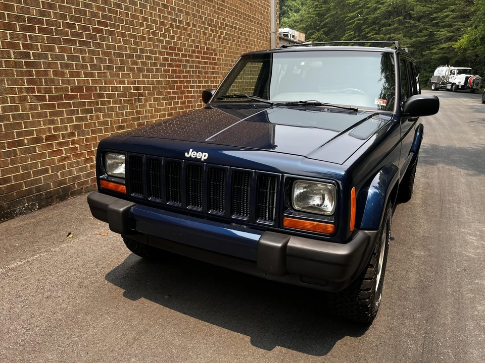 2001 Jeep XJ Cherokee - Image 10 of 31