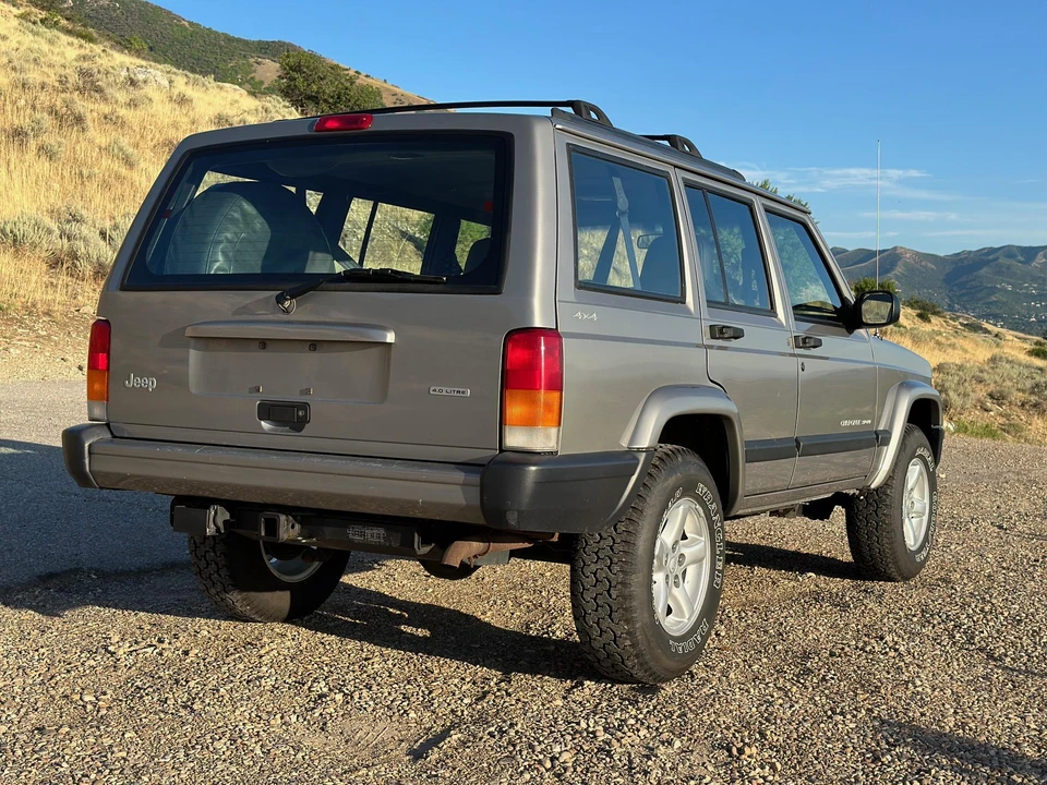 2001 Jeep XJ Cherokee - Image 19 of 31