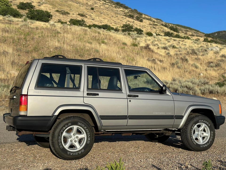 2001 Jeep XJ Cherokee - Image 20 of 31