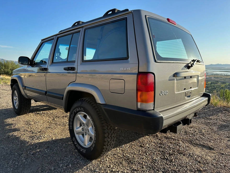 2001 Jeep XJ Cherokee - Image 7 of 31