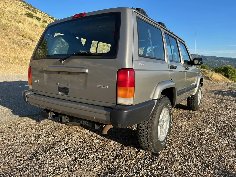 2001 Jeep XJ Cherokee - Image 17 of 31