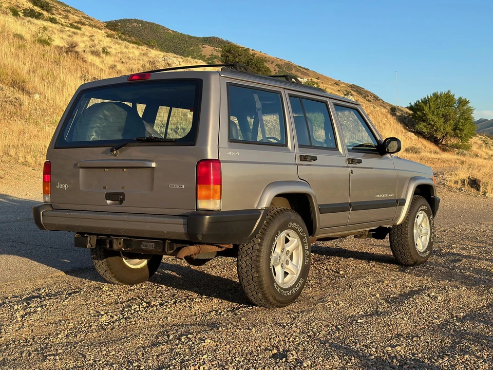 2001 Jeep XJ Cherokee - Image 16 of 31