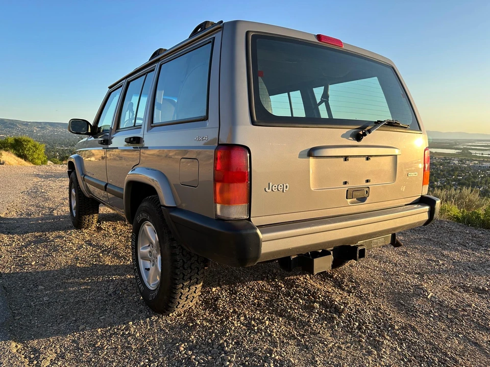 2001 Jeep XJ Cherokee - Image 9 of 31