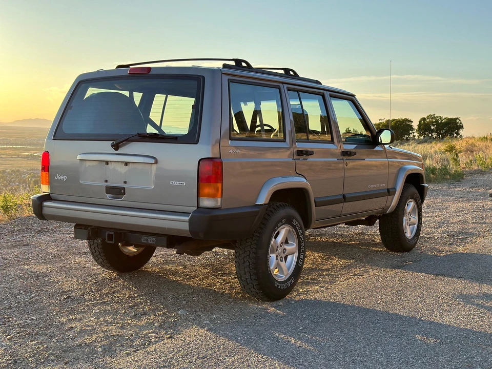 2001 Jeep XJ Cherokee - Image 18 of 31
