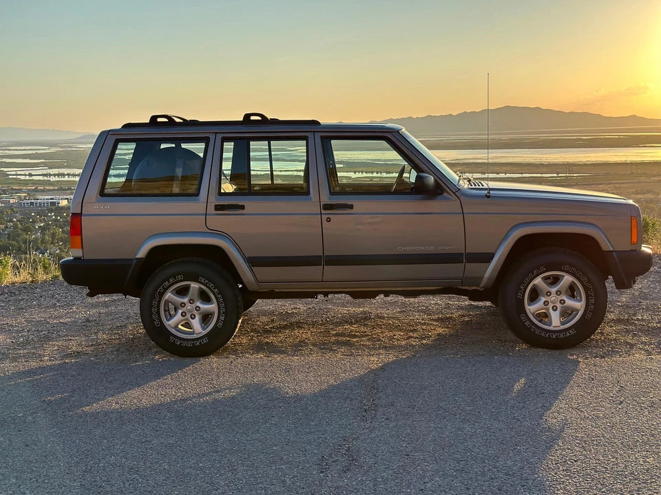 2001 Jeep XJ Cherokee - Image 22 of 31