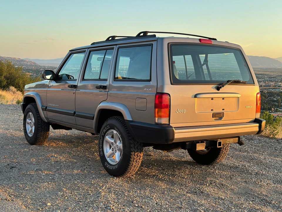 2001 Jeep XJ Cherokee - Image 8 of 31