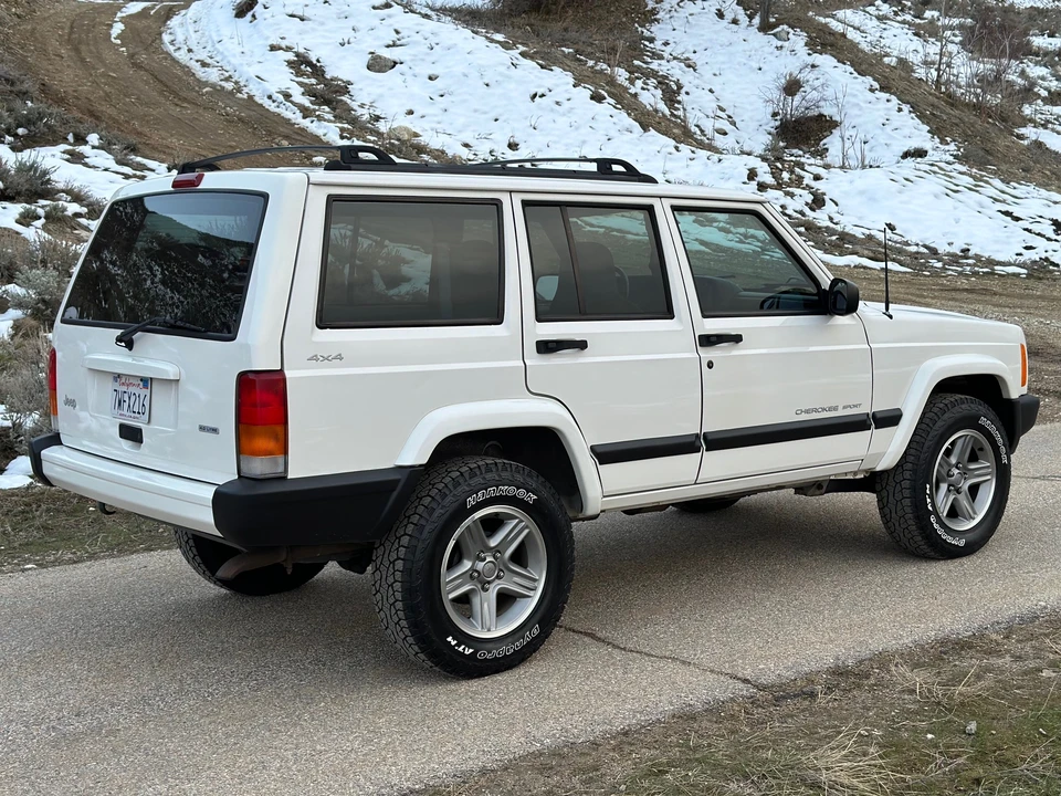 2001 Jeep XJ Cherokee - Image 9 of 31