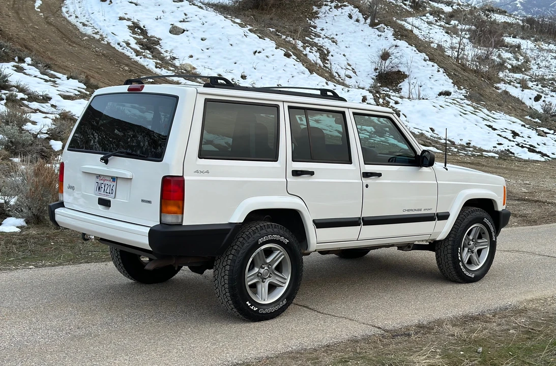 2001 Jeep XJ Cherokee - Image 10 of 31