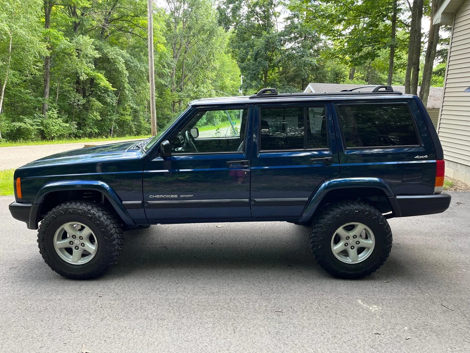 2001 Jeep XJ Cherokee - Image 3 of 31