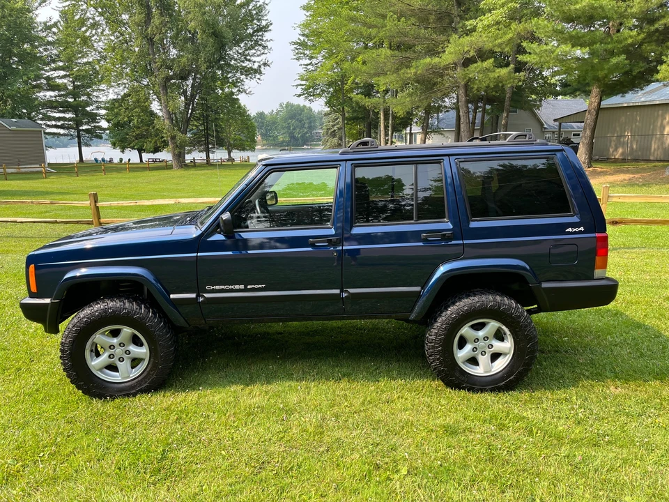 2001 Jeep XJ Cherokee - Image 10 of 31