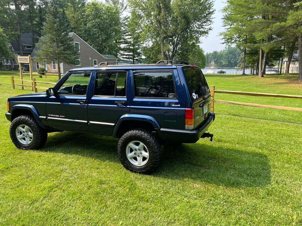 2001 Jeep XJ Cherokee - Image 11 of 31