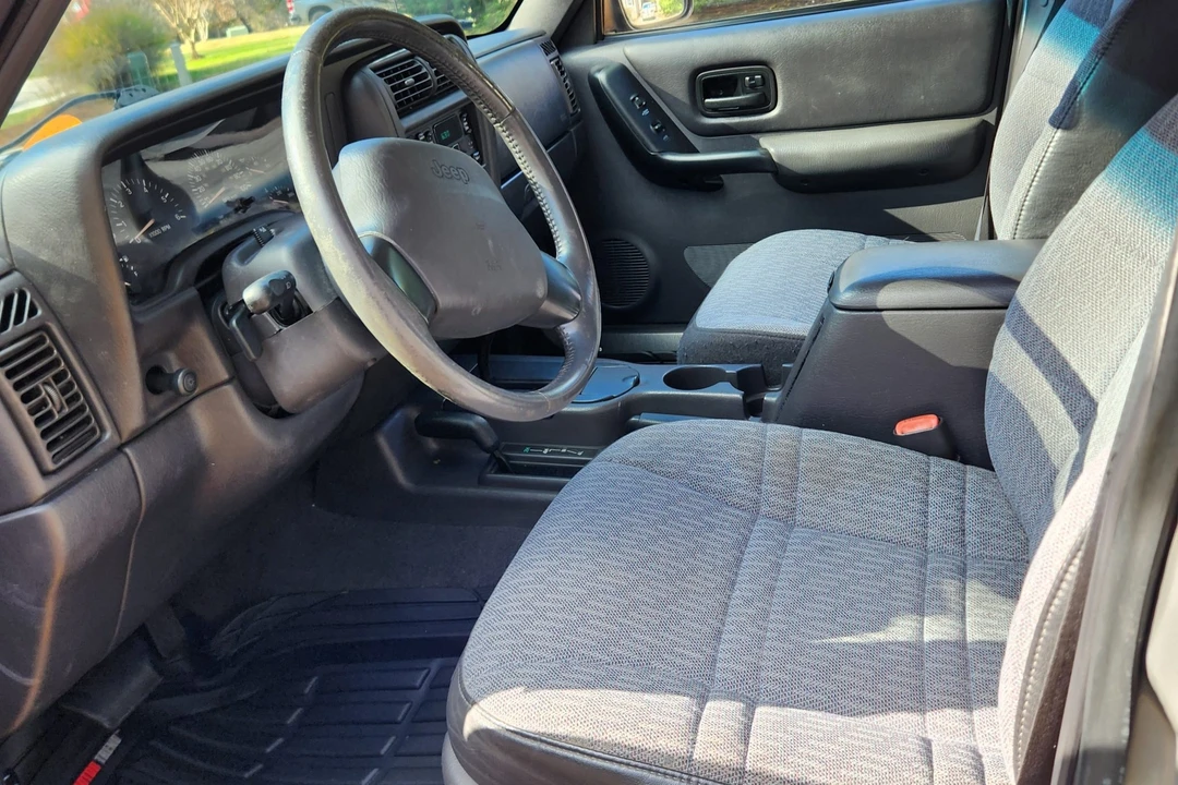 2001 Jeep XJ Cherokee - Image 26 of 31