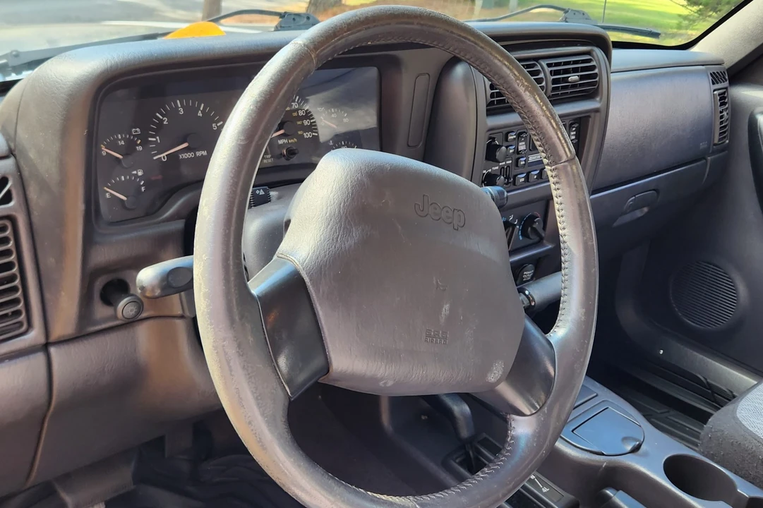 2001 Jeep XJ Cherokee - Image 30 of 31