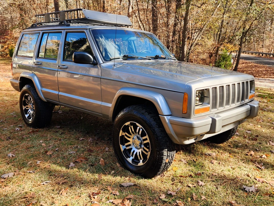 2001 Jeep XJ Cherokee - Image 2 of 31