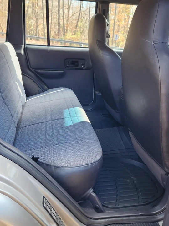 2001 Jeep XJ Cherokee - Image 28 of 31