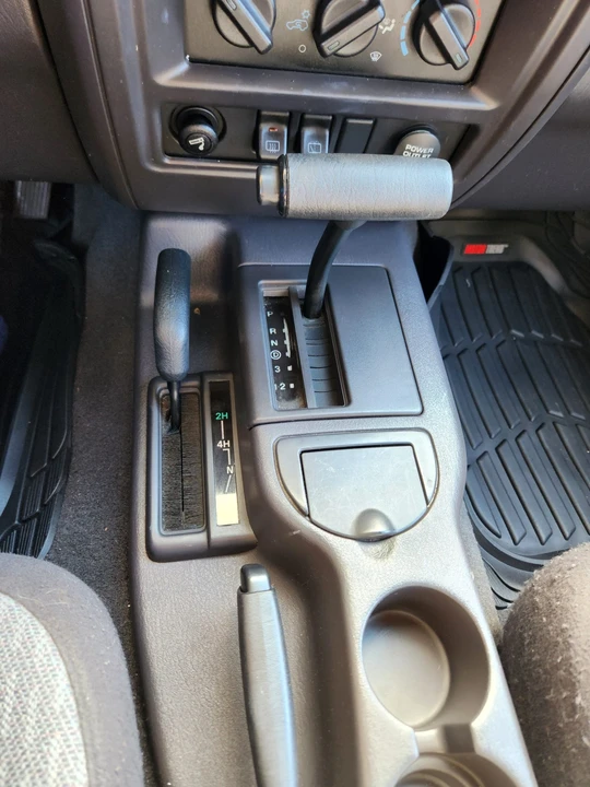 2001 Jeep XJ Cherokee - Image 25 of 31