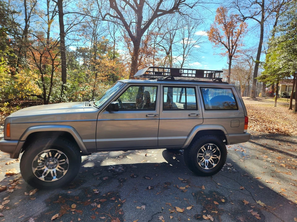 2001 Jeep XJ Cherokee - Image 3 of 31