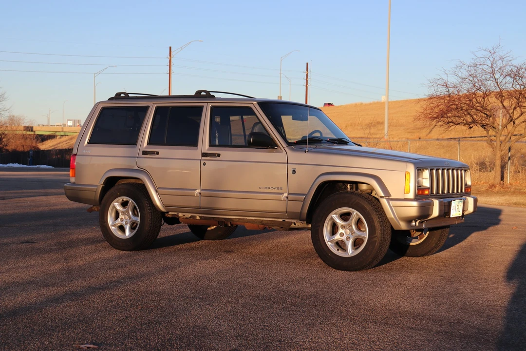 2001 Jeep XJ Cherokee - Image 13 of 31