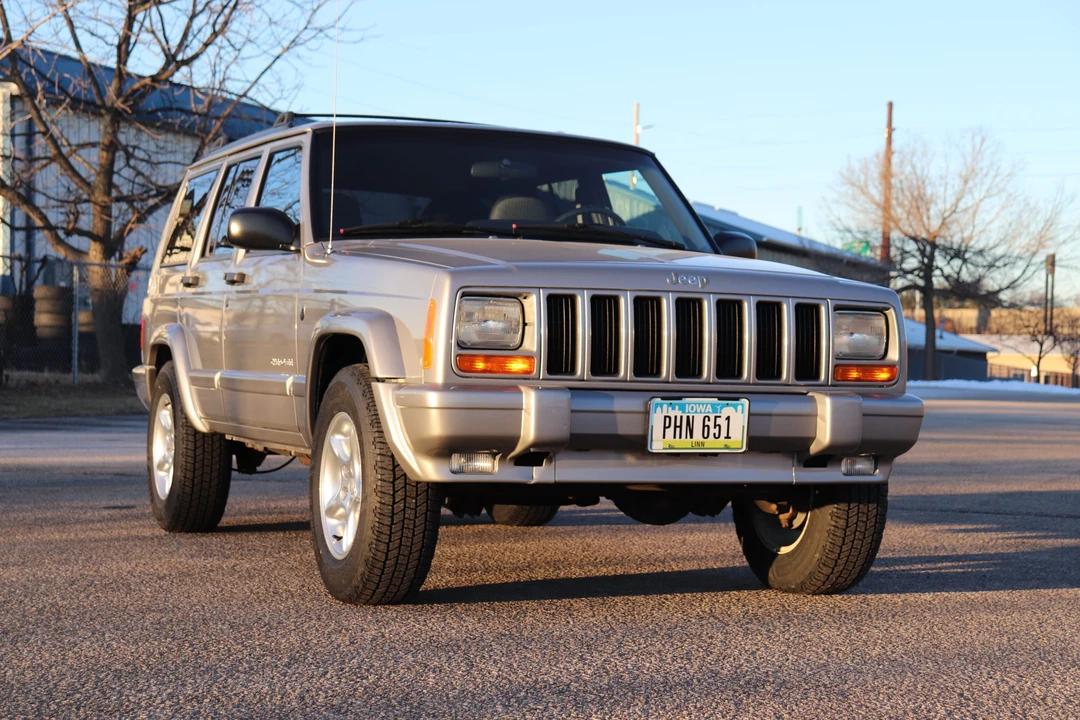 2001 Jeep XJ Cherokee - Image 7 of 31