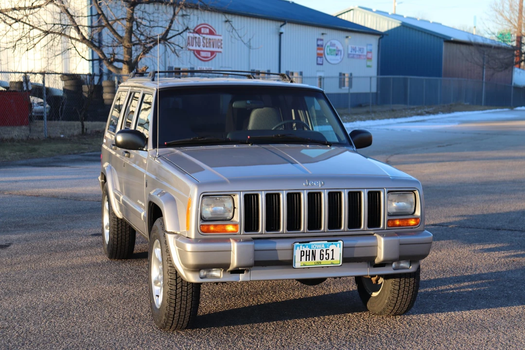 2001 Jeep XJ Cherokee - Image 6 of 31