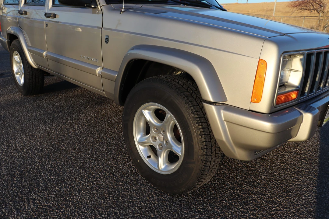 2001 Jeep XJ Cherokee - Image 27 of 31