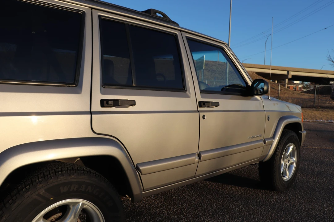 2001 Jeep XJ Cherokee - Image 30 of 31