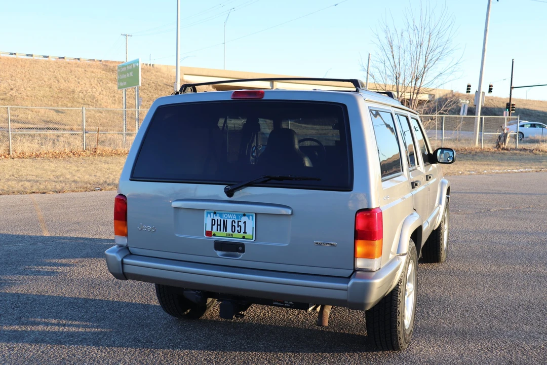 2001 Jeep XJ Cherokee - Image 15 of 31