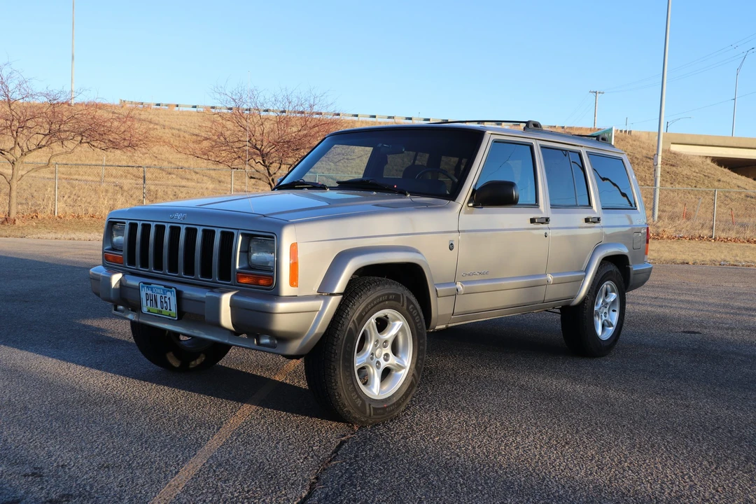 2001 Jeep XJ Cherokee - Image 3 of 31