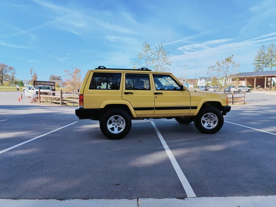 2001 Jeep XJ Cherokee - Image 5 of 31