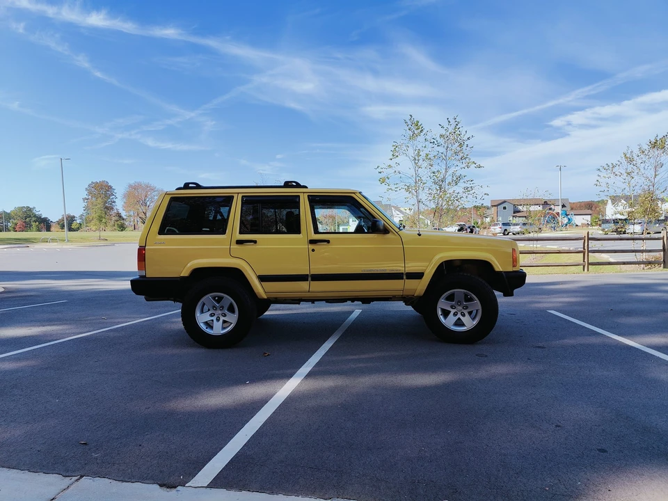 2001 Jeep XJ Cherokee - Image 4 of 31