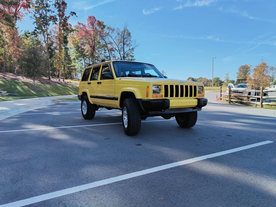 2001 Jeep XJ Cherokee - Image 2 of 31