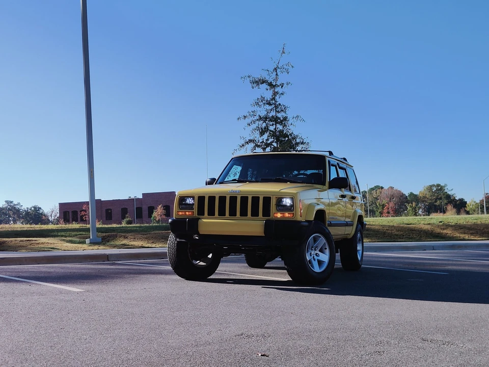 2001 Jeep XJ Cherokee - Image 15 of 31