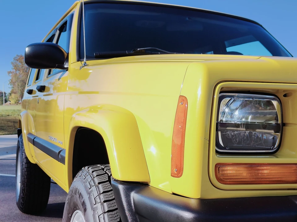 2001 Jeep XJ Cherokee - Image 24 of 31