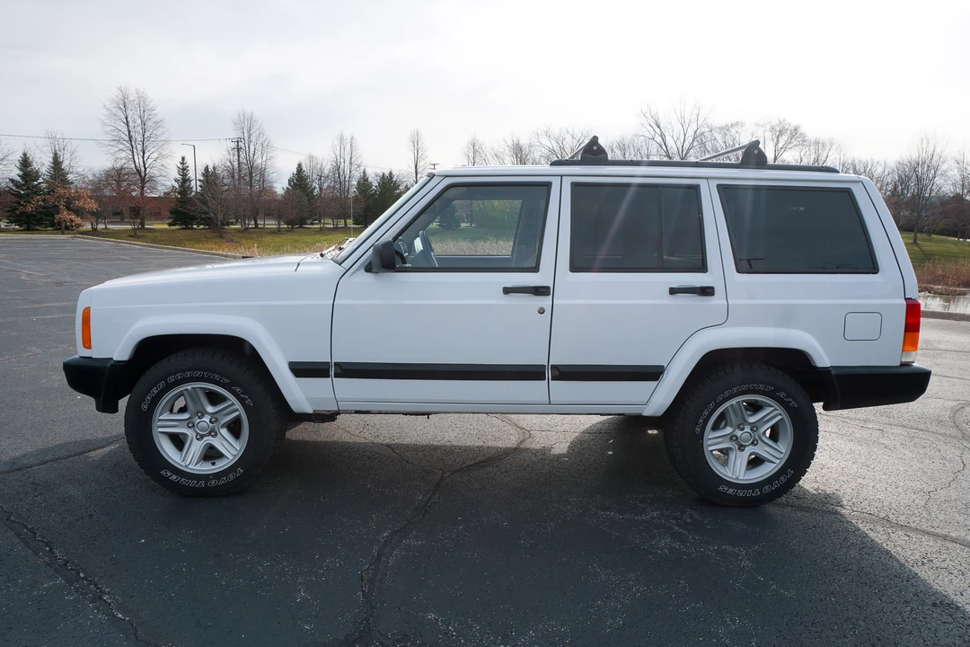 2001 Jeep XJ Cherokee - Image 5 of 31