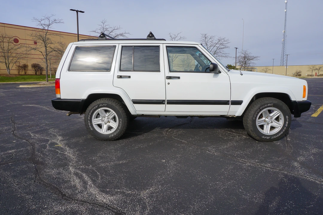 2001 Jeep XJ Cherokee - Image 10 of 31