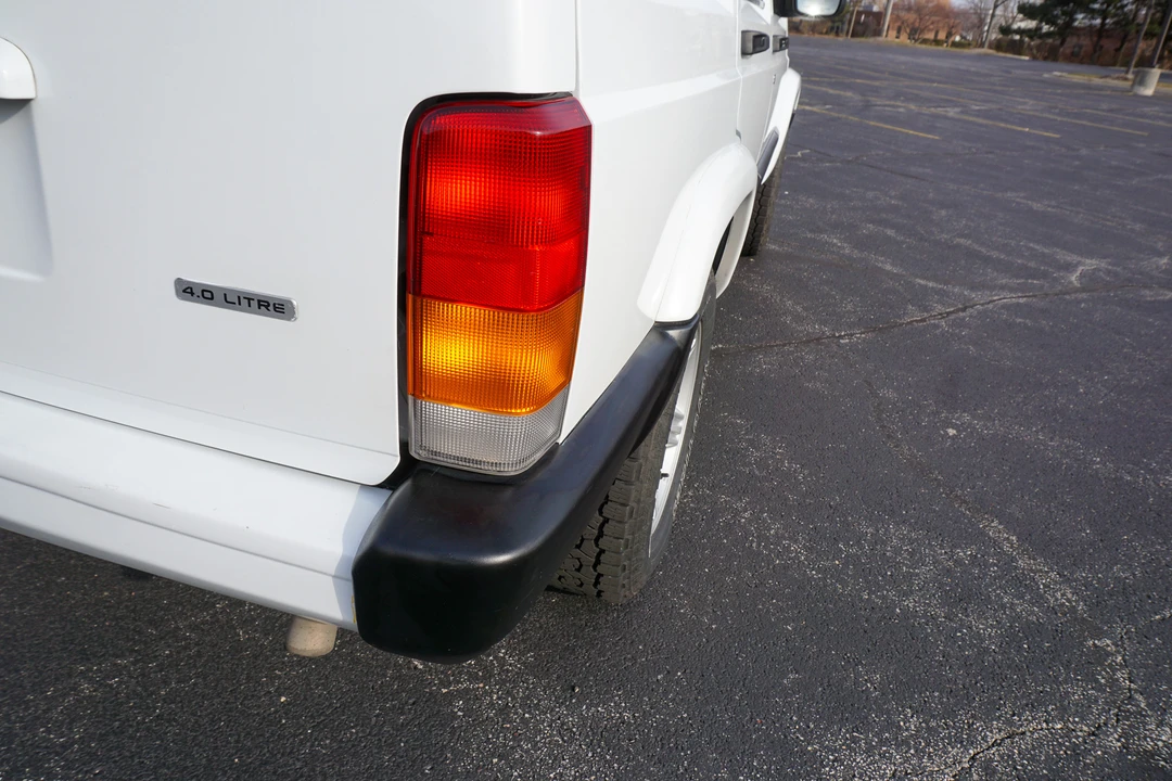 2001 Jeep XJ Cherokee - Image 17 of 31