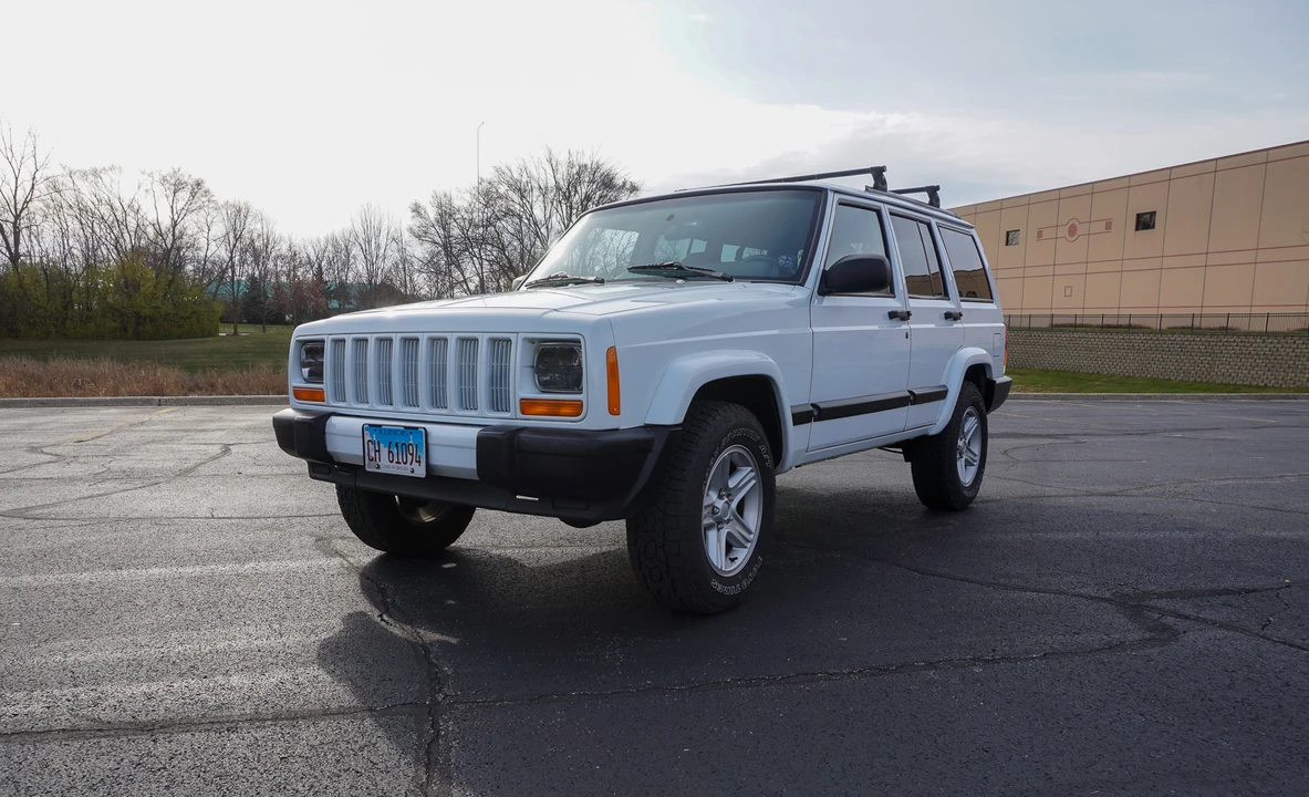 2001 Jeep XJ Cherokee - Image 2 of 31
