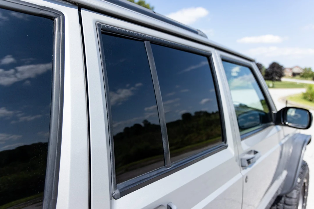 2001 Jeep XJ Cherokee - Image 29 of 31