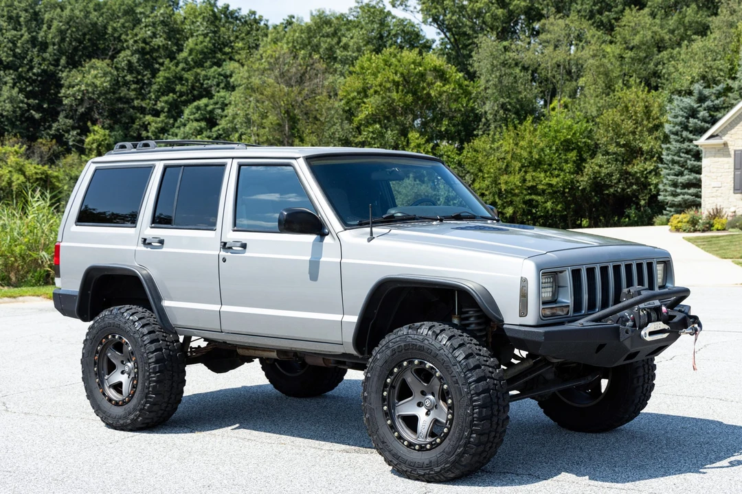 2001 Jeep XJ Cherokee - Image 3 of 31