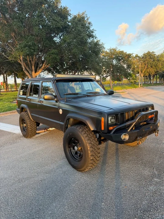 2001 Jeep XJ Cherokee - Image 2 of 13