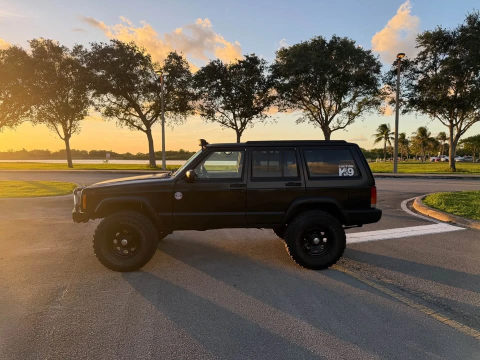 2001 Jeep XJ Cherokee - Image 3 of 13