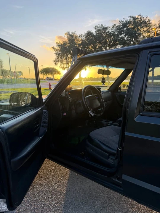 2001 Jeep XJ Cherokee - Image 8 of 13
