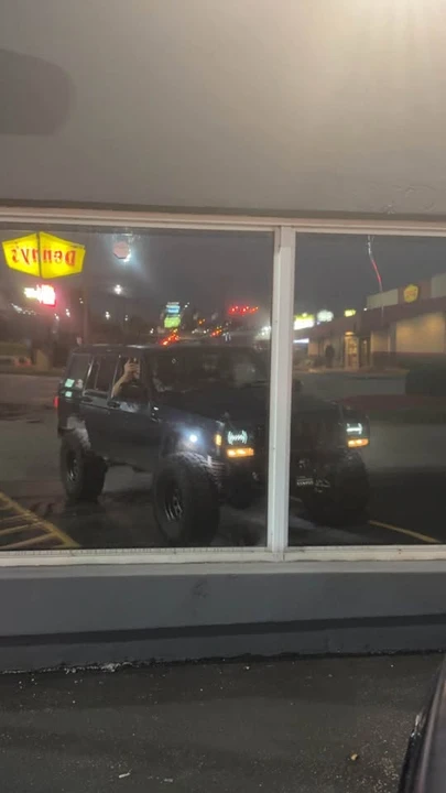 2001 Jeep XJ Cherokee - Image 6 of 7